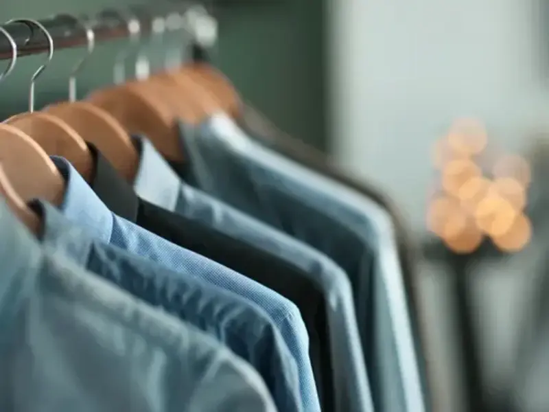 پیراهن‌های مردانه ترند 2025 شامل چهارخانه و مدل‌های ساده